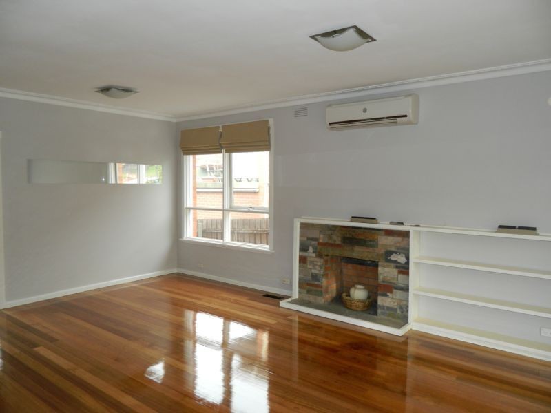 17 Douglas Avenue, Box Hill South VIC 3128