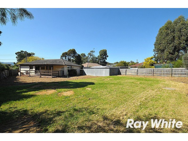11 Juniper Road, Wantirna VIC 3152