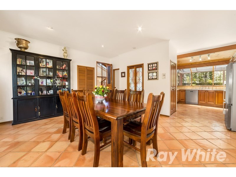 8 Aspen Close, Wantirna South VIC 3152