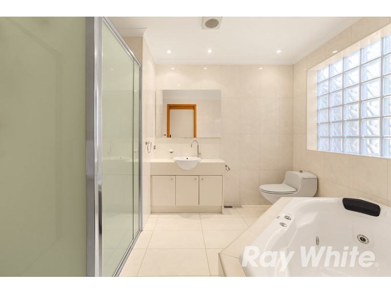 8 Aspen Close, Wantirna South VIC 3152