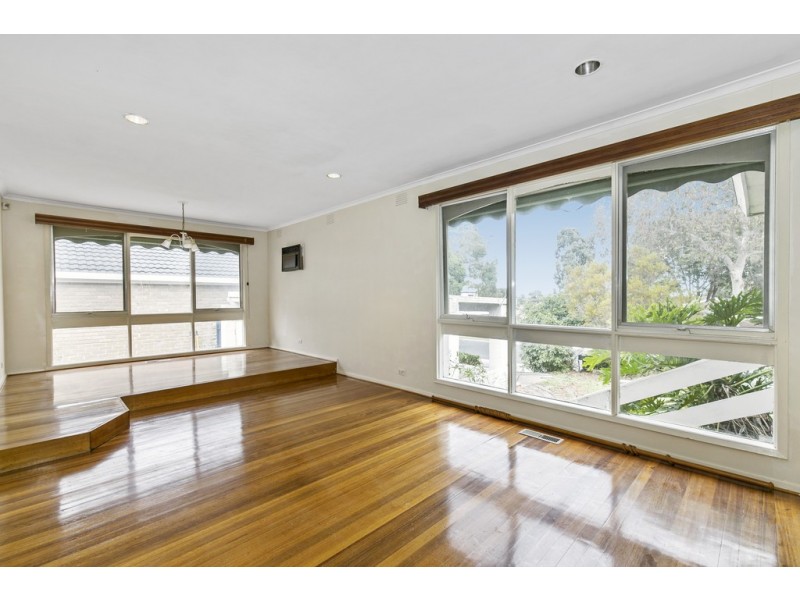 11 Chartwell Drive, Wantirna VIC 3152