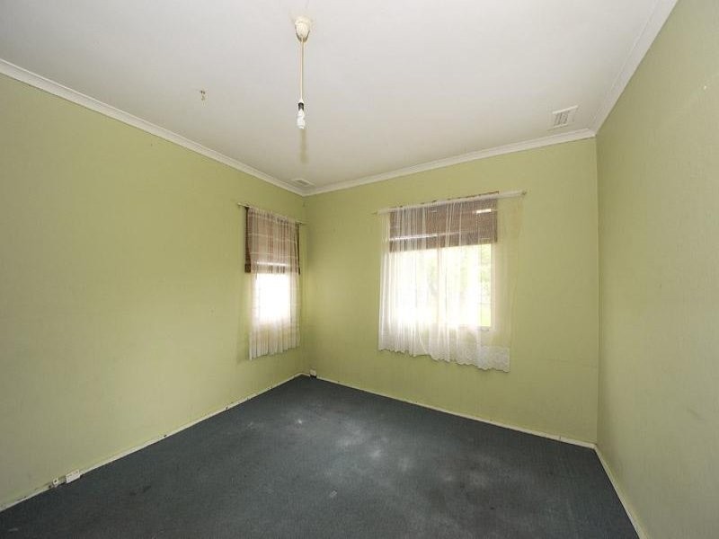 27 Latham Crescent, Dandenong North VIC 3175