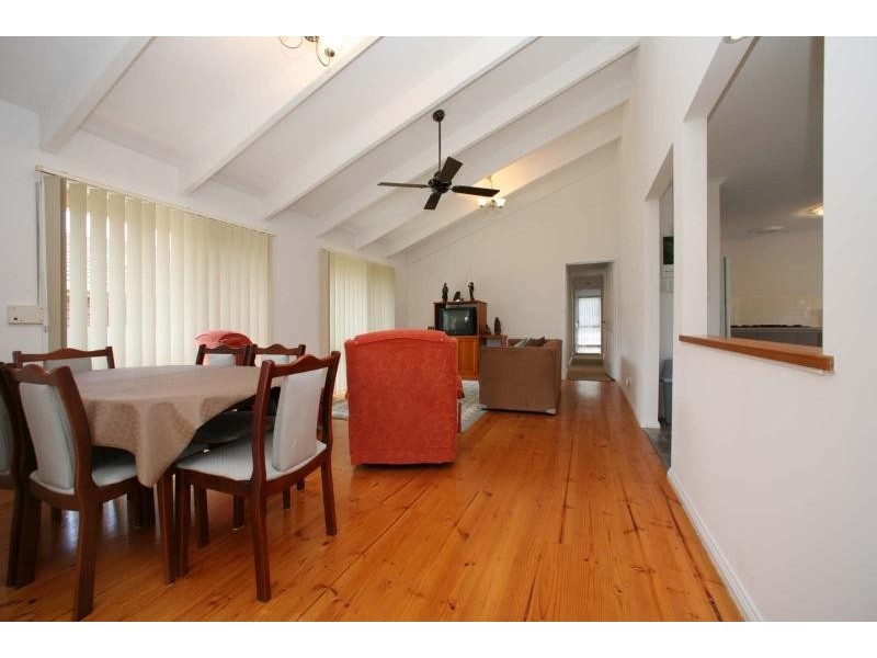 106 Dandelion Drive, Rowville VIC 3178