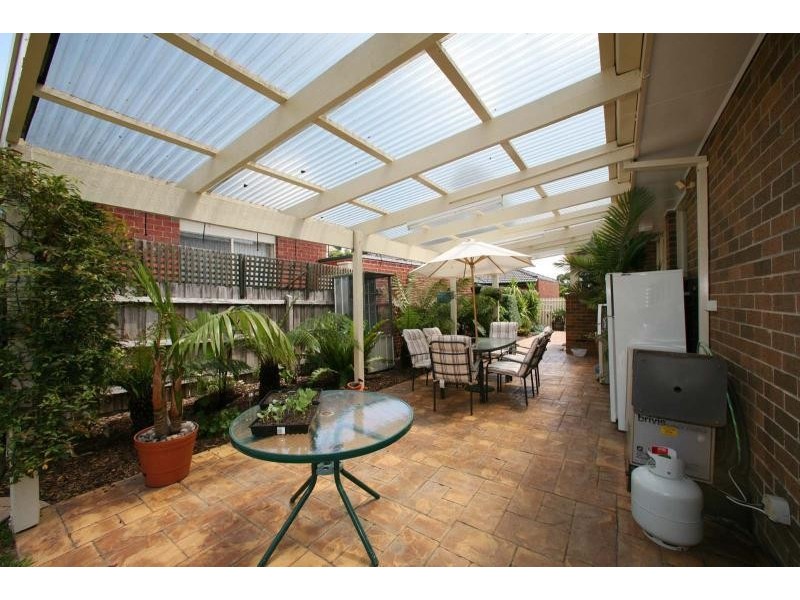 106 Dandelion Drive, Rowville VIC 3178