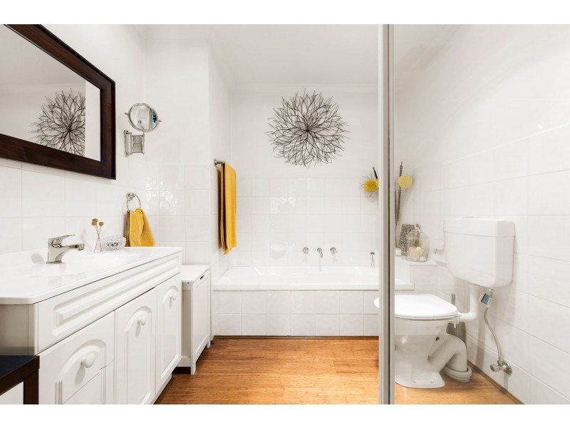 2/14 Monteith Crescent, Endeavour Hills VIC 3802