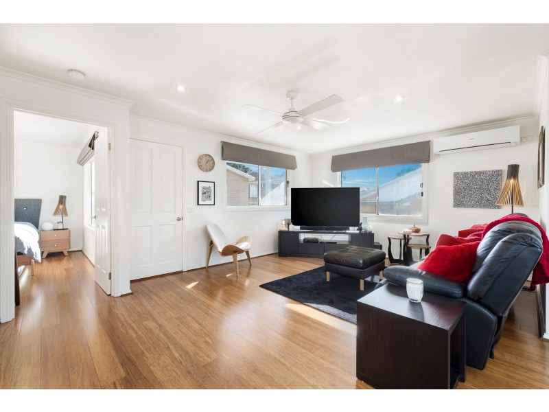 2/14 Monteith Crescent, Endeavour Hills VIC 3802