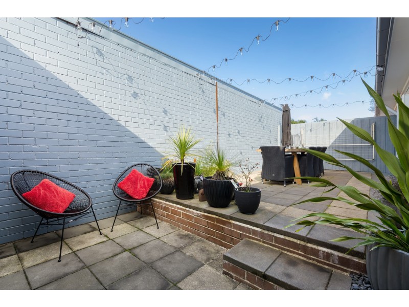 2/14 Monteith Crescent, Endeavour Hills VIC 3802