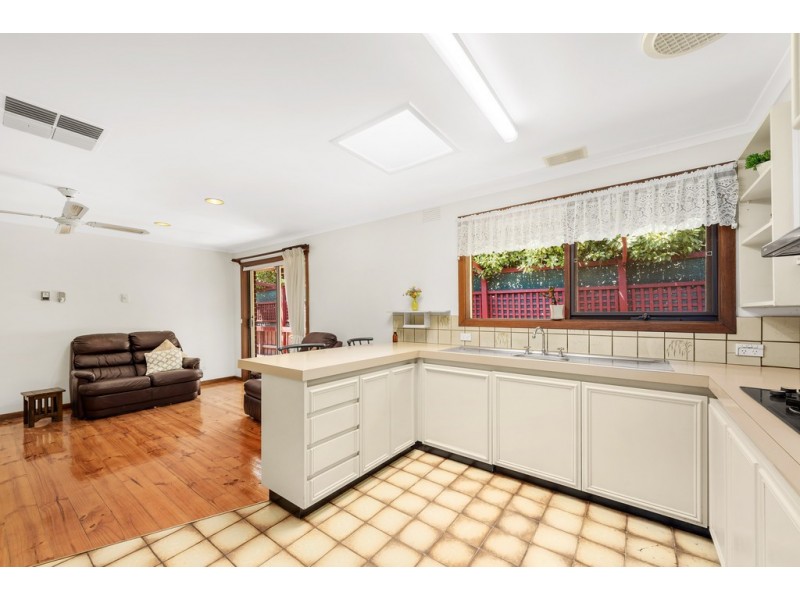 11 Old Orchard Drive, Wantirna South VIC 3152