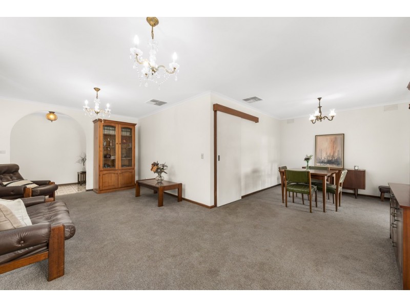 11 Old Orchard Drive, Wantirna South VIC 3152