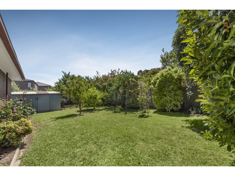 11 Old Orchard Drive, Wantirna South VIC 3152