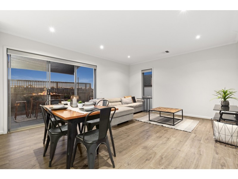 19 Reflection Drive, Wantirna South VIC 3152