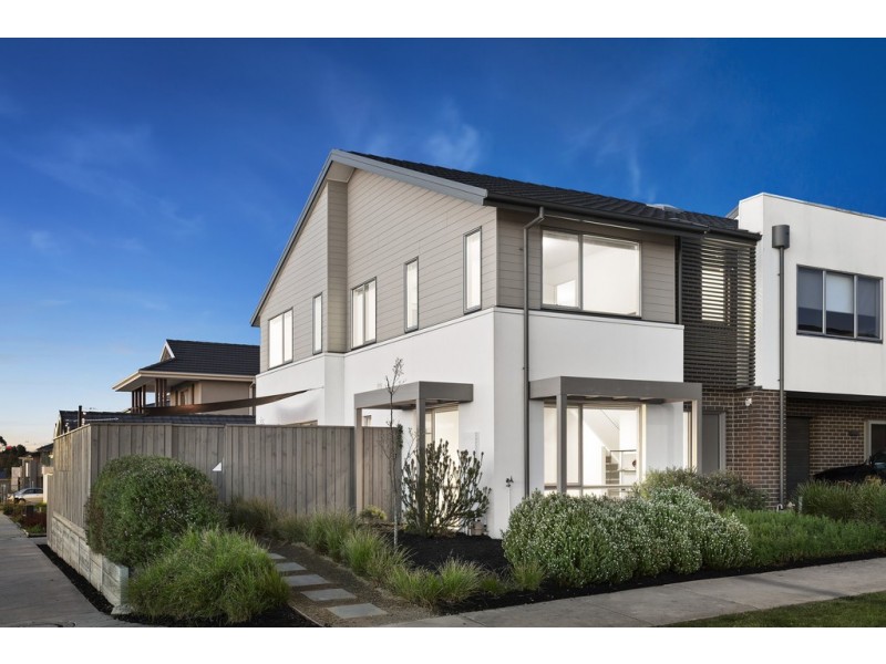 19 Reflection Drive, Wantirna South VIC 3152