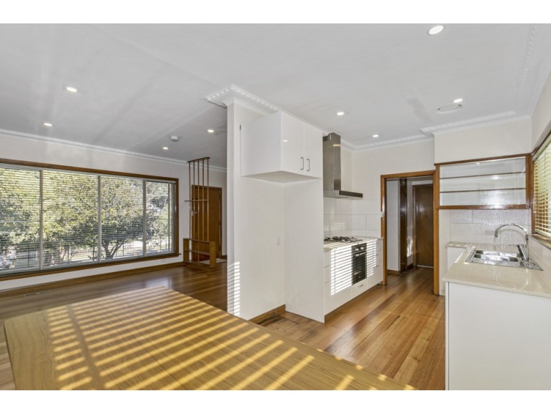 11 Douglas Parade, Croydon VIC 3136