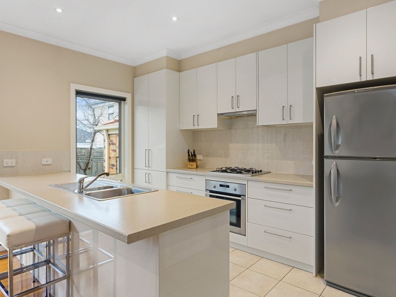 2/4 Jacana Street, Chadstone VIC 3148