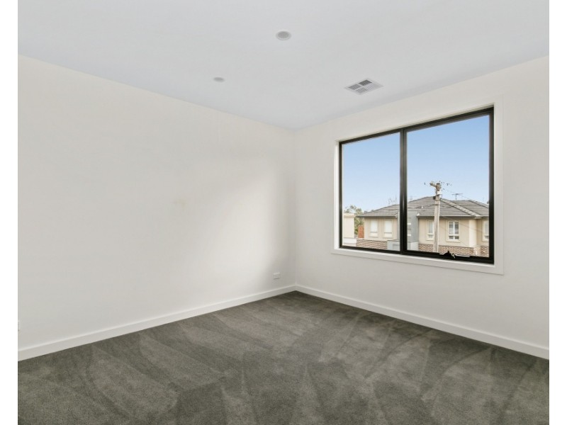 1/2 Peverill Street, Malvern East VIC 3145