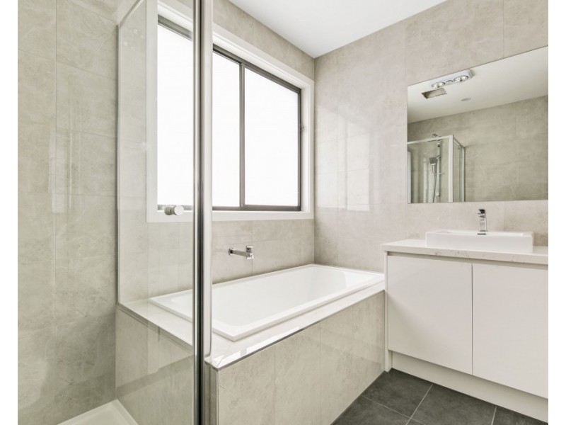 1/2 Peverill Street, Malvern East VIC 3145