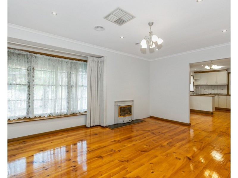 36 Laura Road, Knoxfield VIC 3180