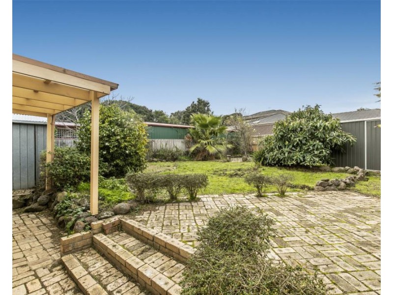 36 Laura Road, Knoxfield VIC 3180