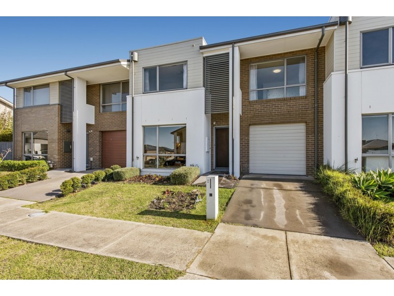 2 Fruit Lane, Wantirna South VIC 3152