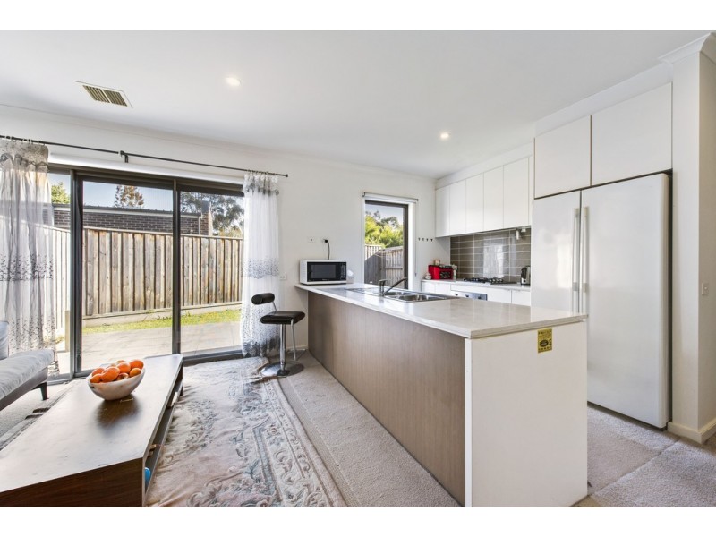 2 Fruit Lane, Wantirna South VIC 3152