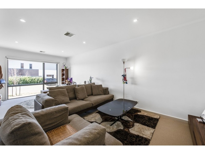 2 Fruit Lane, Wantirna South VIC 3152