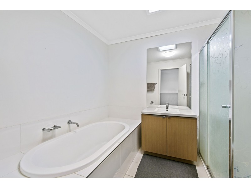 2 Fruit Lane, Wantirna South VIC 3152