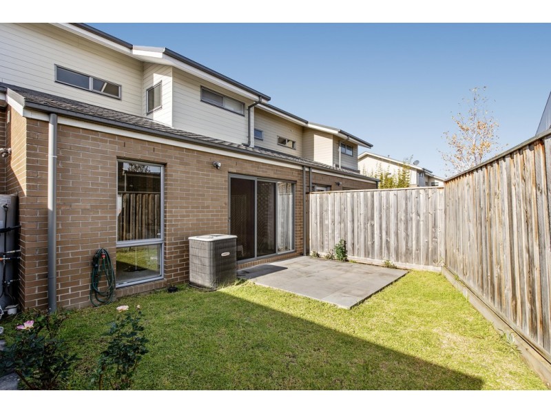 2 Fruit Lane, Wantirna South VIC 3152