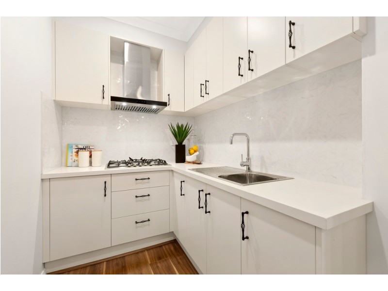 2/33 Jessica Close, Wantirna South VIC 3152