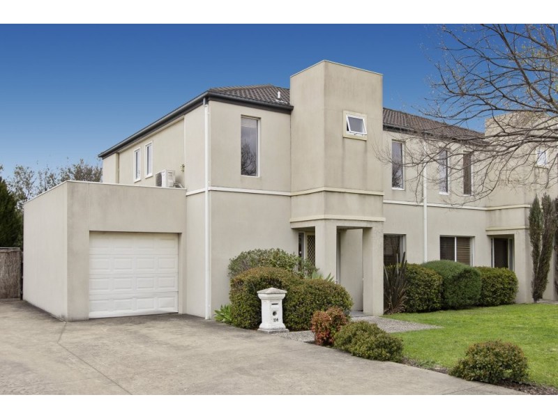 114 Sovereign Manors Crescent, Rowville VIC 3178