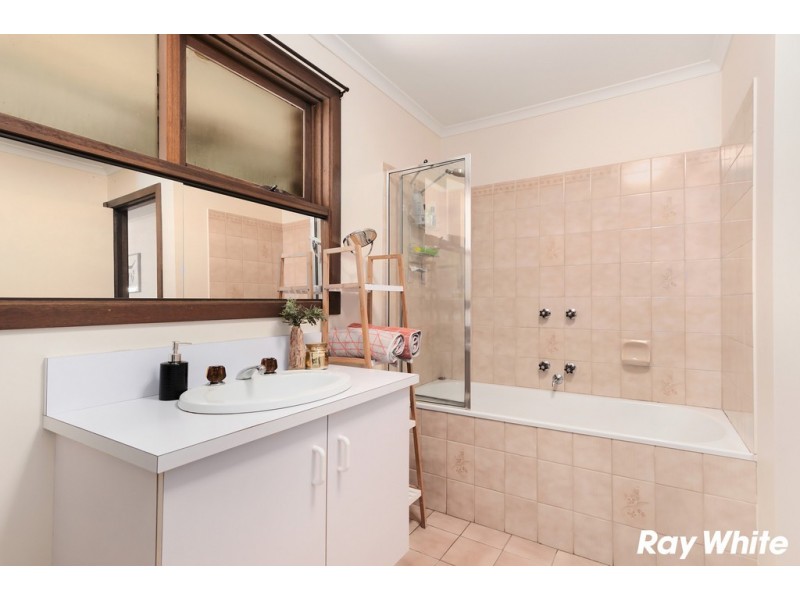 12 Waradgery Drive, Rowville VIC 3178