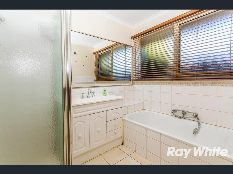 113 Dandelion Drive, Rowville VIC 3178