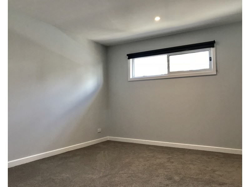 2/85 Sylphide Way, Wantirna South VIC 3152