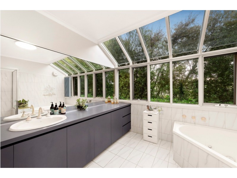 44 Bareena Avenue, Rowville VIC 3178