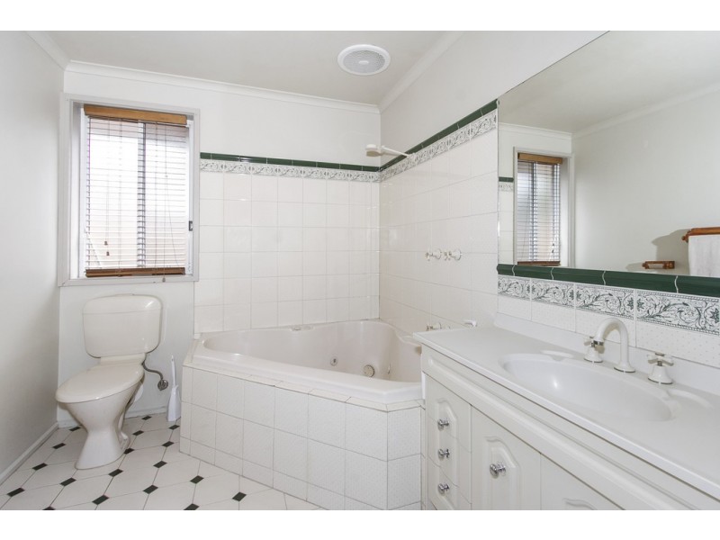 6 Balmoral Court, Rowville VIC 3178