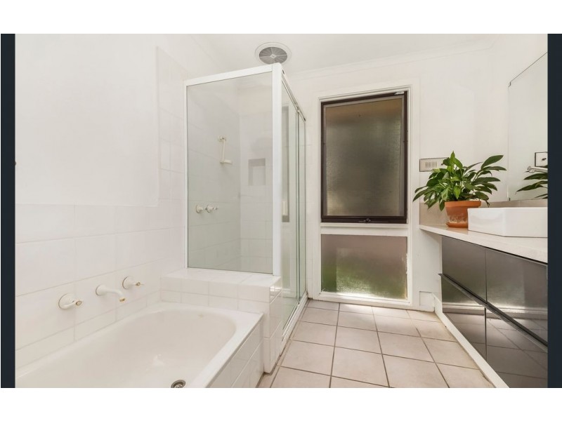 1 Renou Road, Wantirna South VIC 3152