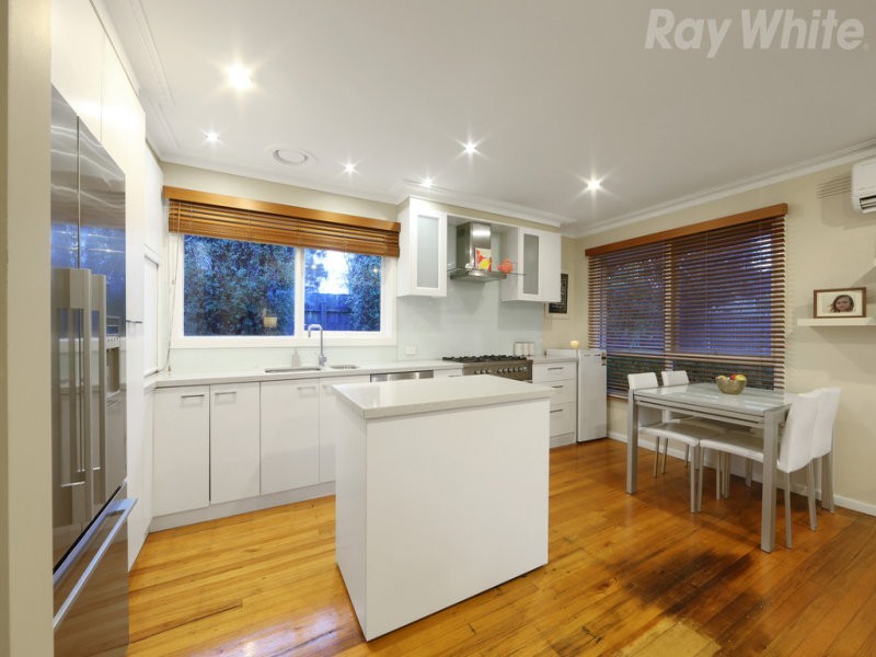 1 Towner Drive, Knoxfield VIC 3180