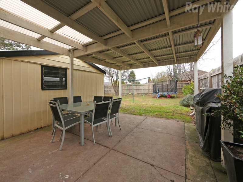 1 Towner Drive, Knoxfield VIC 3180
