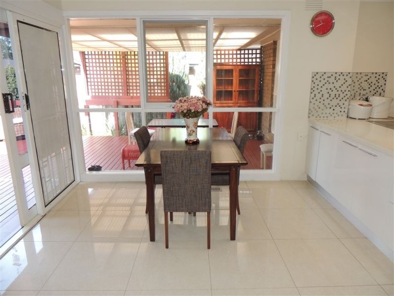 55 Brentwood Drive, Wantirna VIC 3152