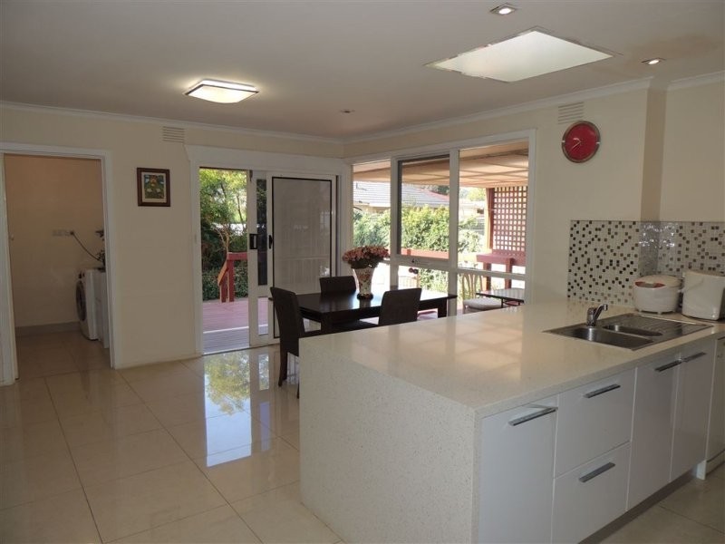 55 Brentwood Drive, Wantirna VIC 3152