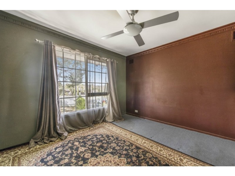 64 Laura Road, Knoxfield VIC 3180