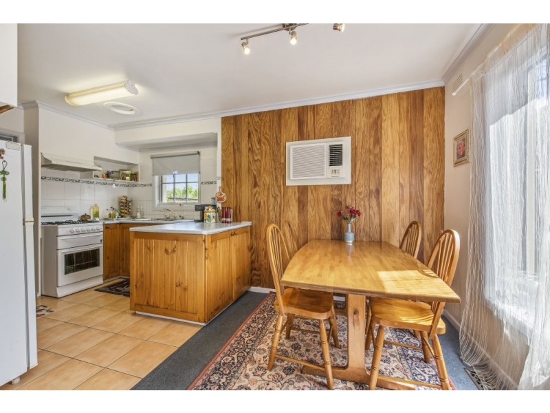 64 Laura Road, Knoxfield VIC 3180