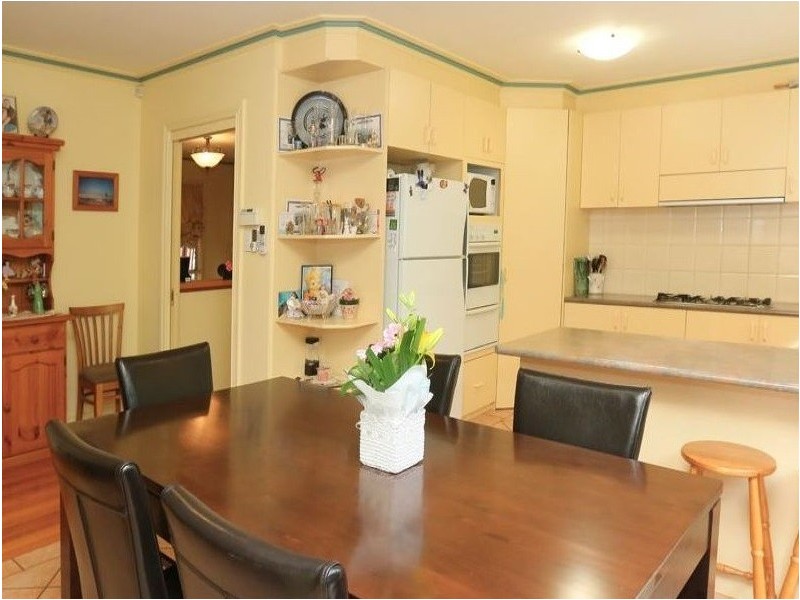 84 Dandelion Drive, Rowville VIC 3178