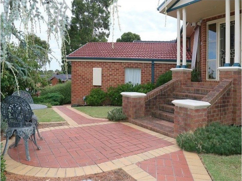 84 Dandelion Drive, Rowville VIC 3178