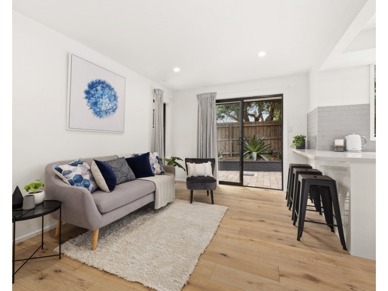 2/19 Janden Close, Knoxfield VIC 3180
