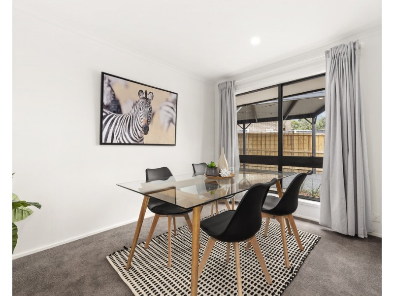2/19 Janden Close, Knoxfield VIC 3180