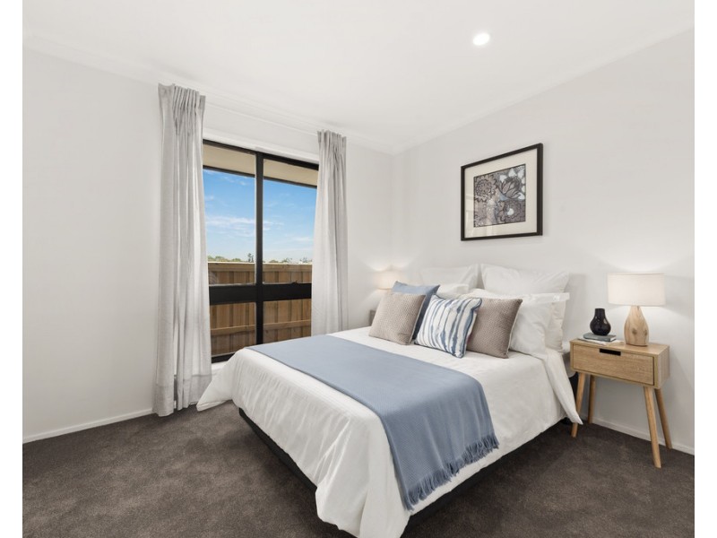 2/19 Janden Close, Knoxfield VIC 3180