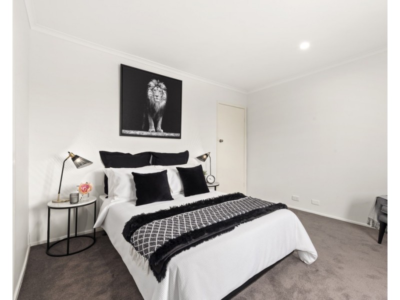 2/19 Janden Close, Knoxfield VIC 3180
