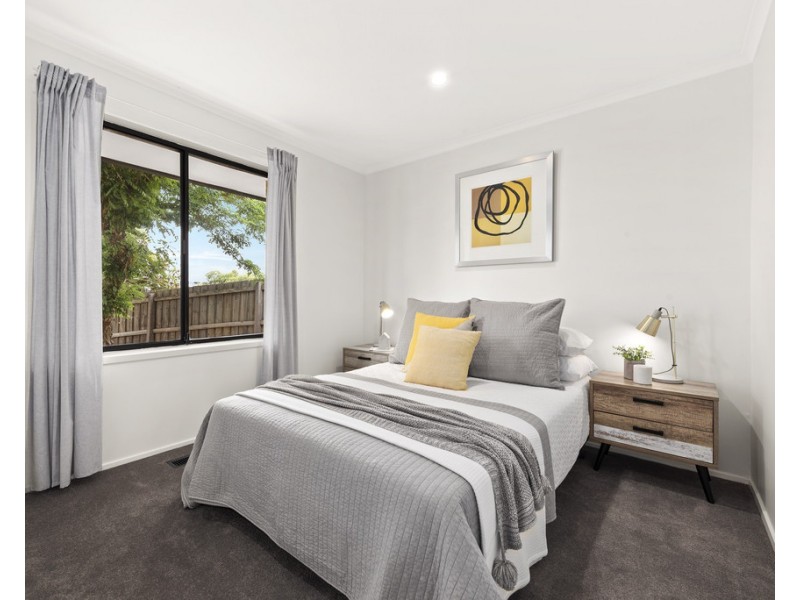 2/19 Janden Close, Knoxfield VIC 3180