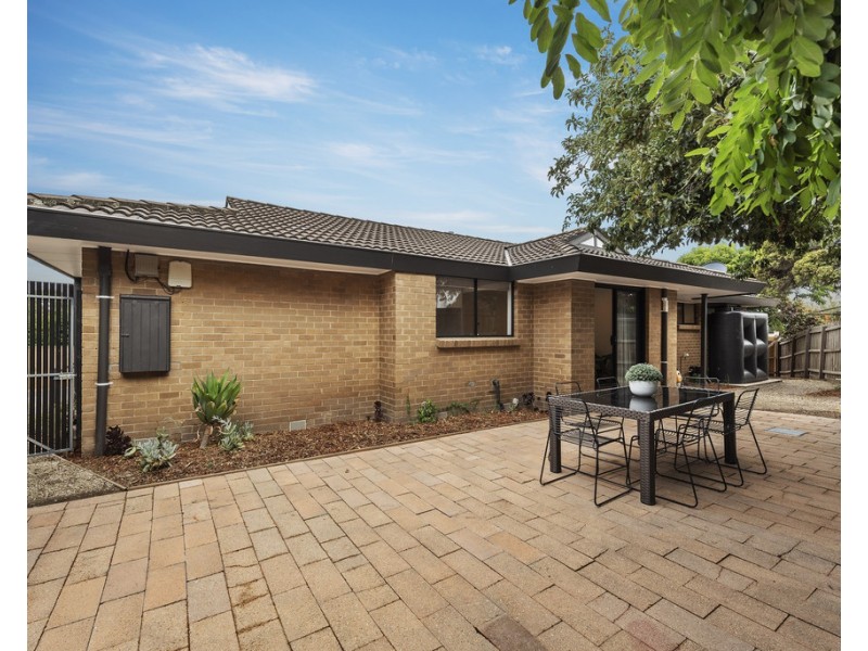 2/19 Janden Close, Knoxfield VIC 3180