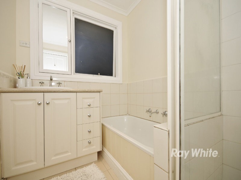 12 Wondalea Crescent, Wantirna South VIC 3152